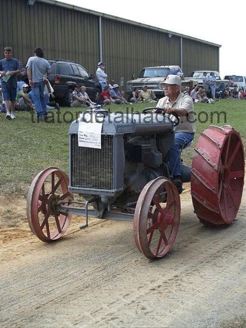 Massey Ferguson 1920 avaliação e ficha técnica